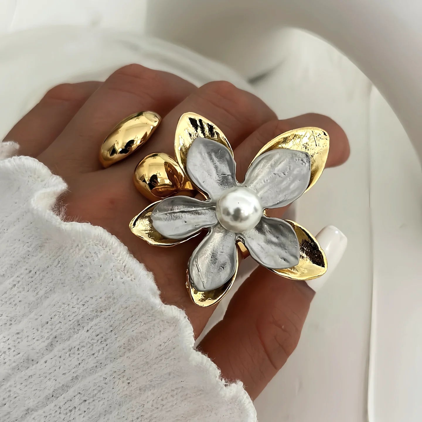 Exquisite Stainless Steel Flower Pearl Jewelry